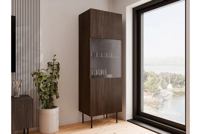 Hammarstrand Vitrinskåp 40 cm djup 60 cm bred 183 cm hög Trä Valnöt Glas - Valnöt - Products - Förvaring - Skåp - Vitrinskåp