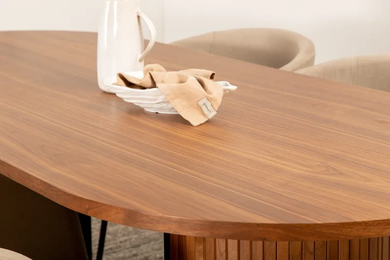 Bianca Matgrupp 200 cm Oval med 4 Berit stolar - Beige - Products - Möbler - Bord & matgrupp - Matgrupp