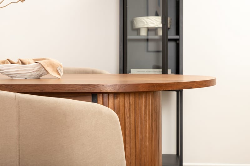 Bianca Matgrupp 200 cm Oval med 4 Berit stolar - Beige - Products - Möbler - Bord & matgrupp - Matgrupp
