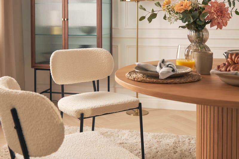 Noira Matbord 120 cm Massiv Valnöt Runt med 4st Gemmiano Mat - Brun - Products - Möbler - Bord & matgrupp - Matgrupp