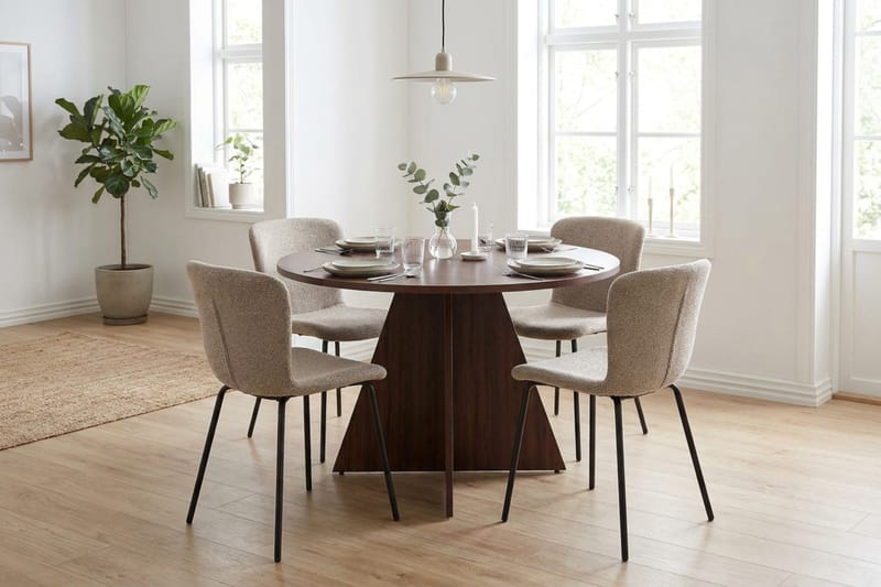 Vera Matgrupp runt 110 cm Valnöt med 4 Katy Matstolar - Valnöt - Products - Möbler - Bord & matgrupp - Matgrupp