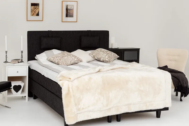 Charleston Kontinentalsäng 160x200 Fast Polyeterskum - Svart - Products - Möbler - Säng - Kontinentalsäng