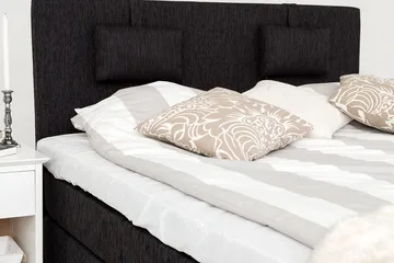 Charleston Kontinentalsäng 160x200 Fast Polyeterskum - Svart - Products - Möbler - Säng - Kontinentalsäng