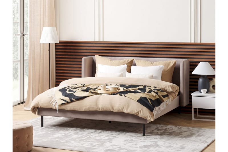 Diallo Sängram 160x200 cm - Taupe - Products - Möbler - Säng - Sängram & sängstomme