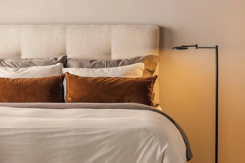 Oslo Lyx Sängpaket Boucle 120x200 Knappad gavel - Ljusbeige - Products - Möbler - Säng - Kontinentalsäng