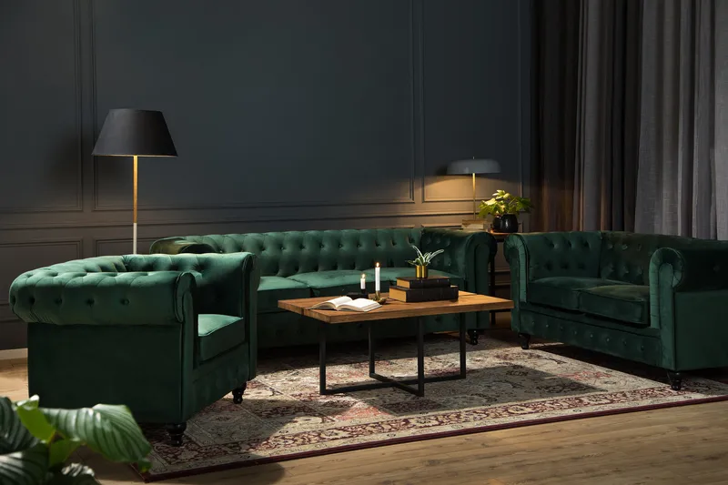 Chesterfield Lyx 2-sits Liten sammetssoffa - Djup soffa 160 cm bred - Mörkgrön - Products - Möbler - Soffa - Sammetssoffa