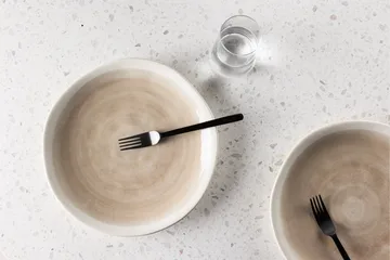 Jublie Tallrik 28 cm - Beige - Products - Servering & matlagning - Tallrikar & skålar