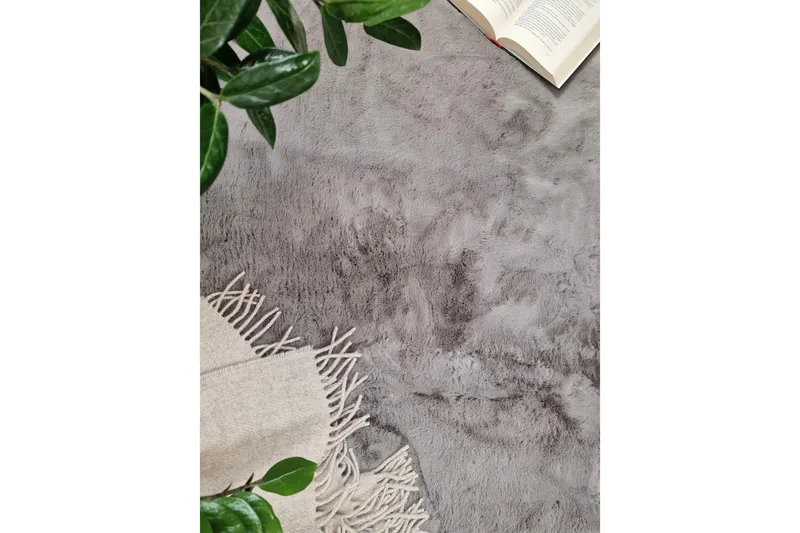 Heaven Ryamatta Antracit rund 160 - Antracit - Products - Textil & mattor - Matta - Modern matta - Ryamatta