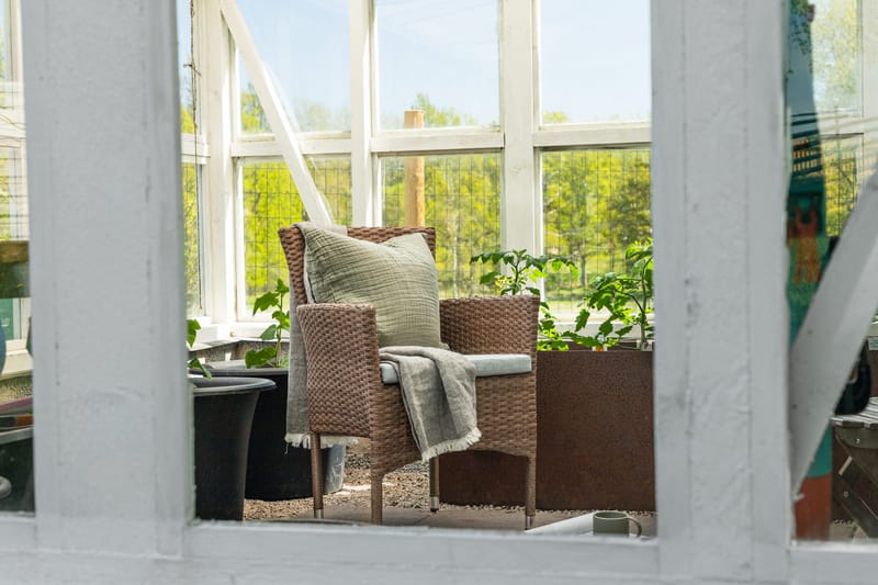 Malina Karmstol Utomhus - Brun - Products - Utemöbler & utemiljö - Balkong & altan - Balkongmöbler - Balkongstol