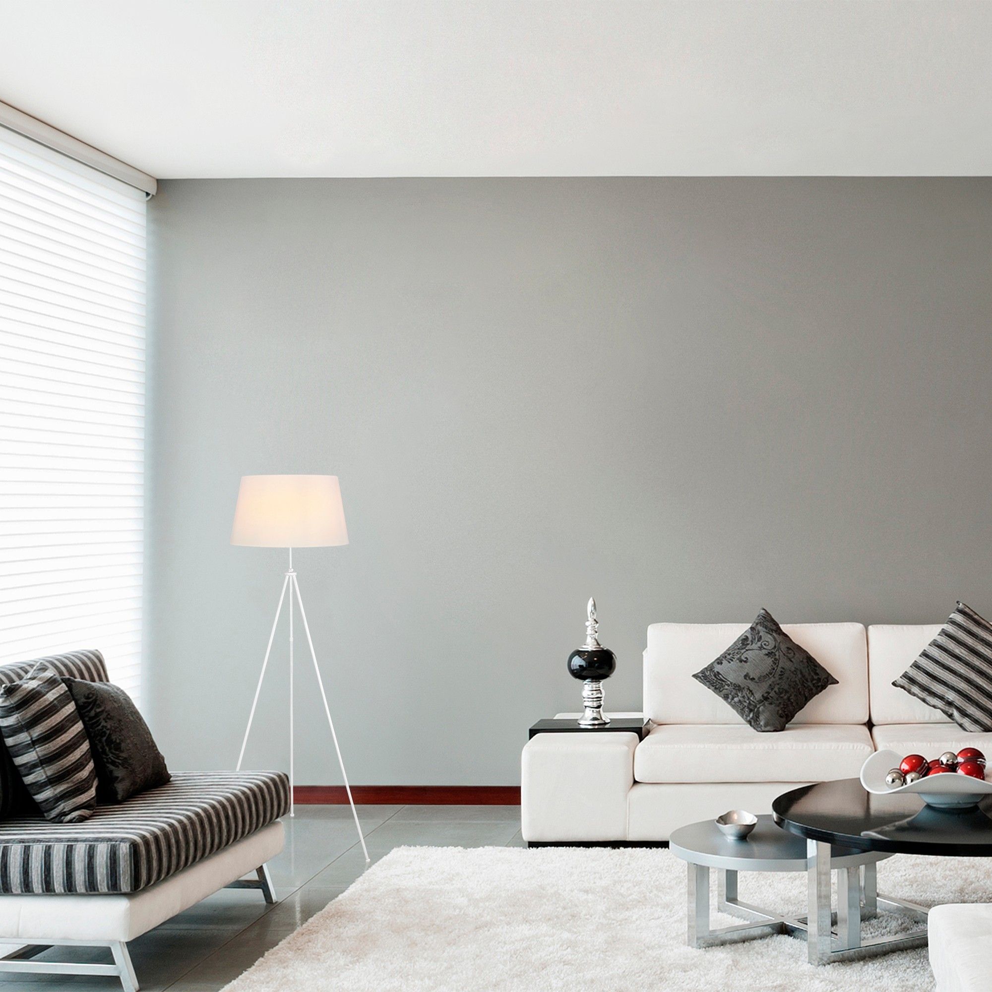 Kolmijalkainen lattiavalaisin - valkoinen Kolmijalkainen lattiavalaisin - valkoinen