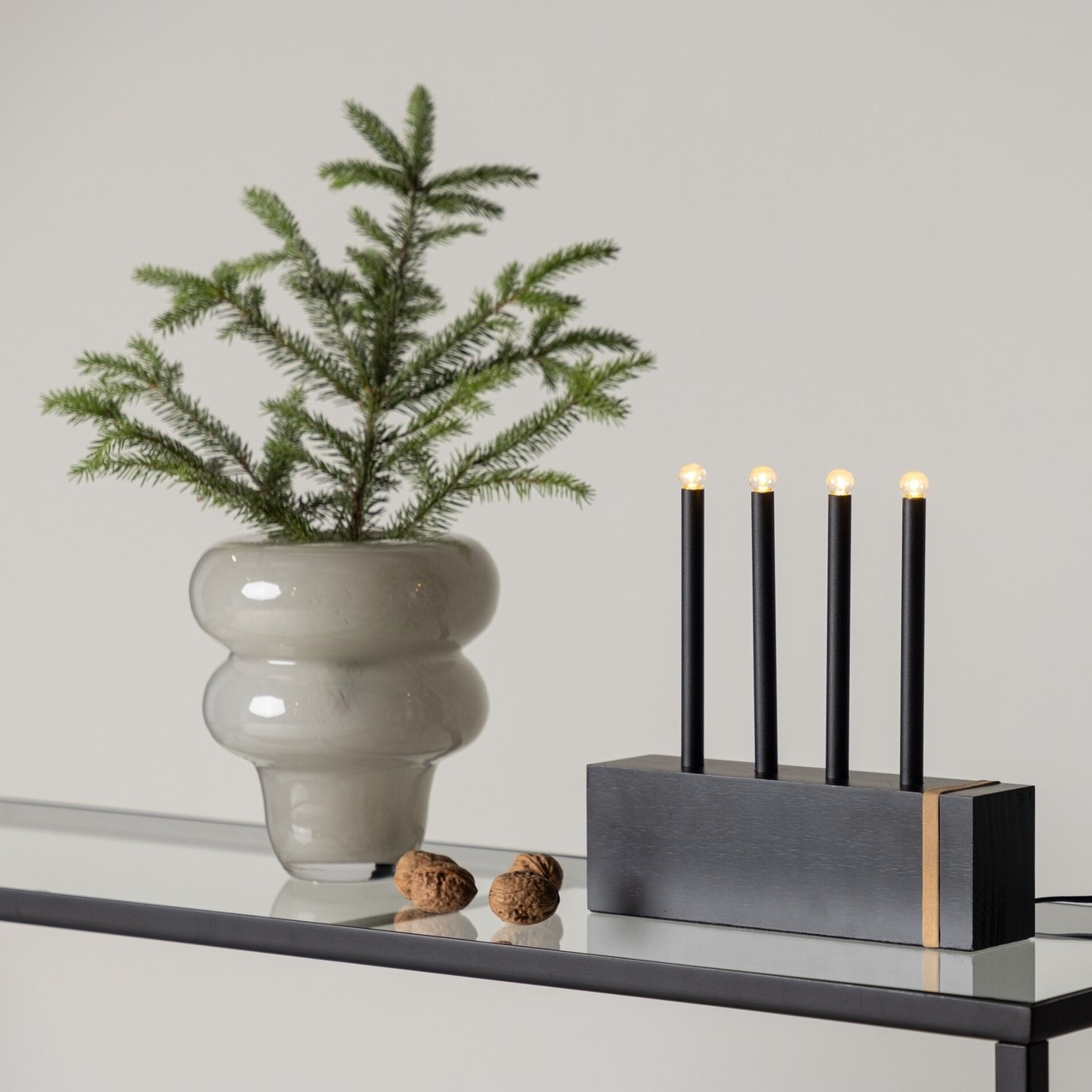 Fjällberget kynttilänjalka - musta/kulta Fjällberget kynttilänjalka - musta/kulta