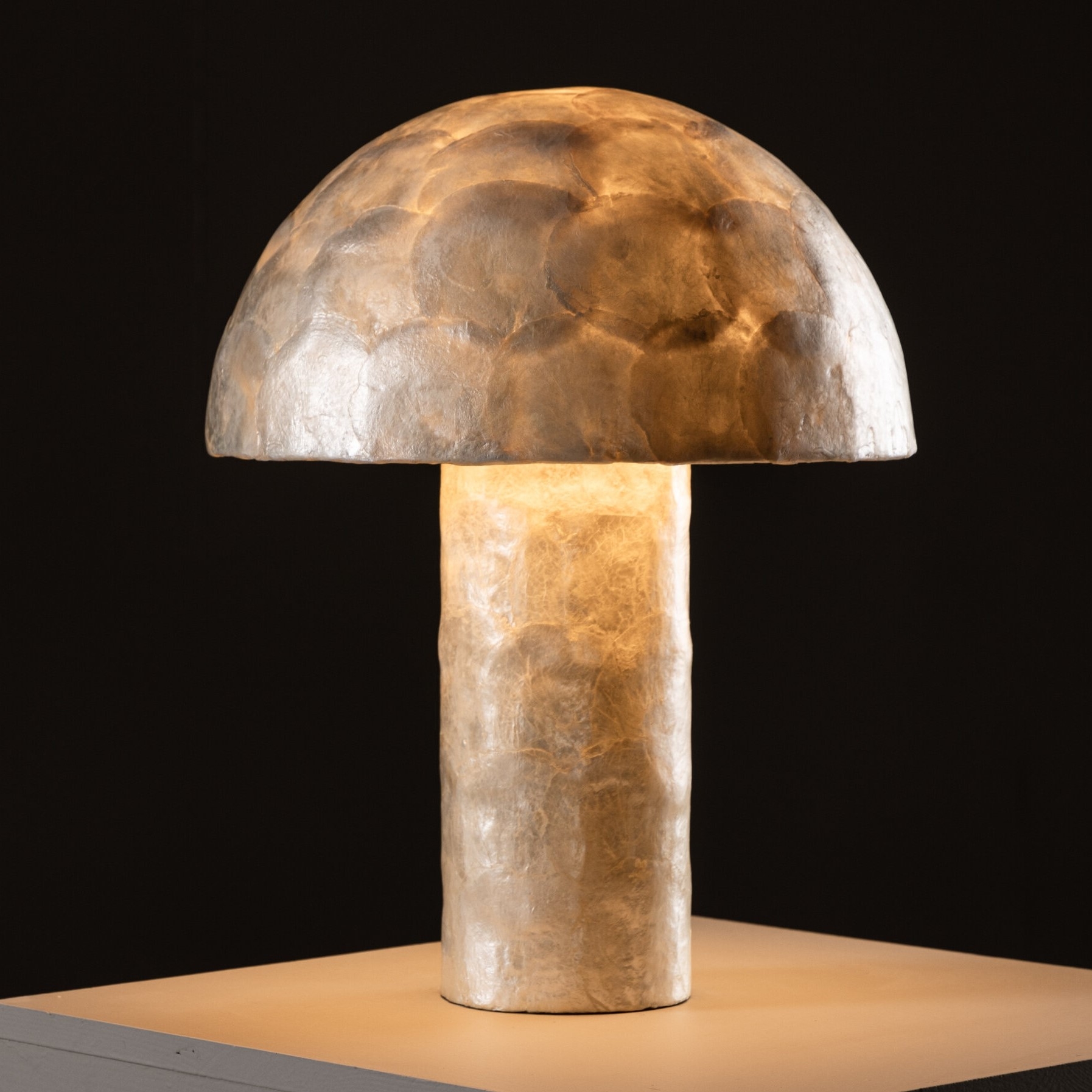 Lind�n p�yt�valaisin - Vaaleanharmaa