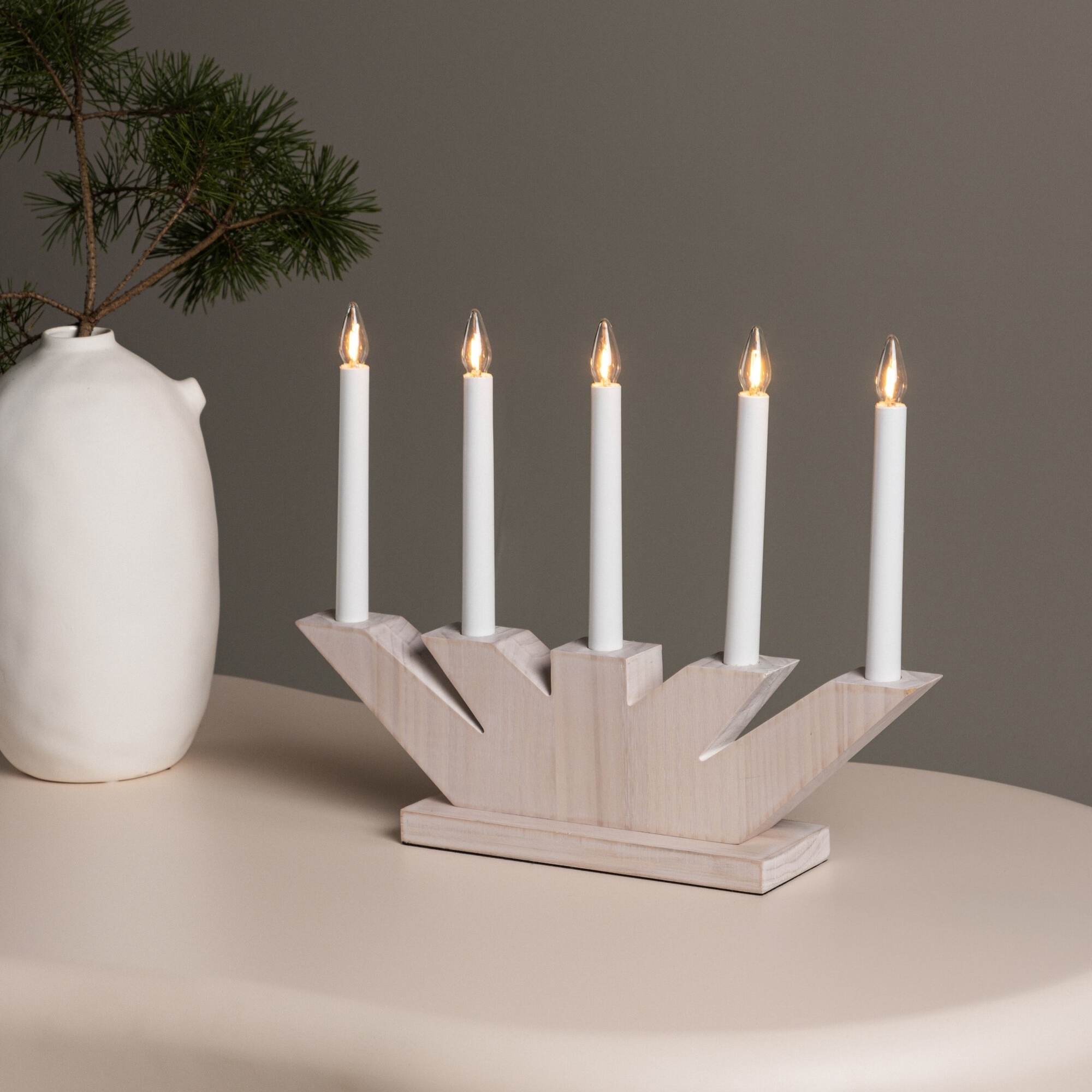 Verbier pöytävalaisin - Whitewash Verbier pöytävalaisin - Whitewash