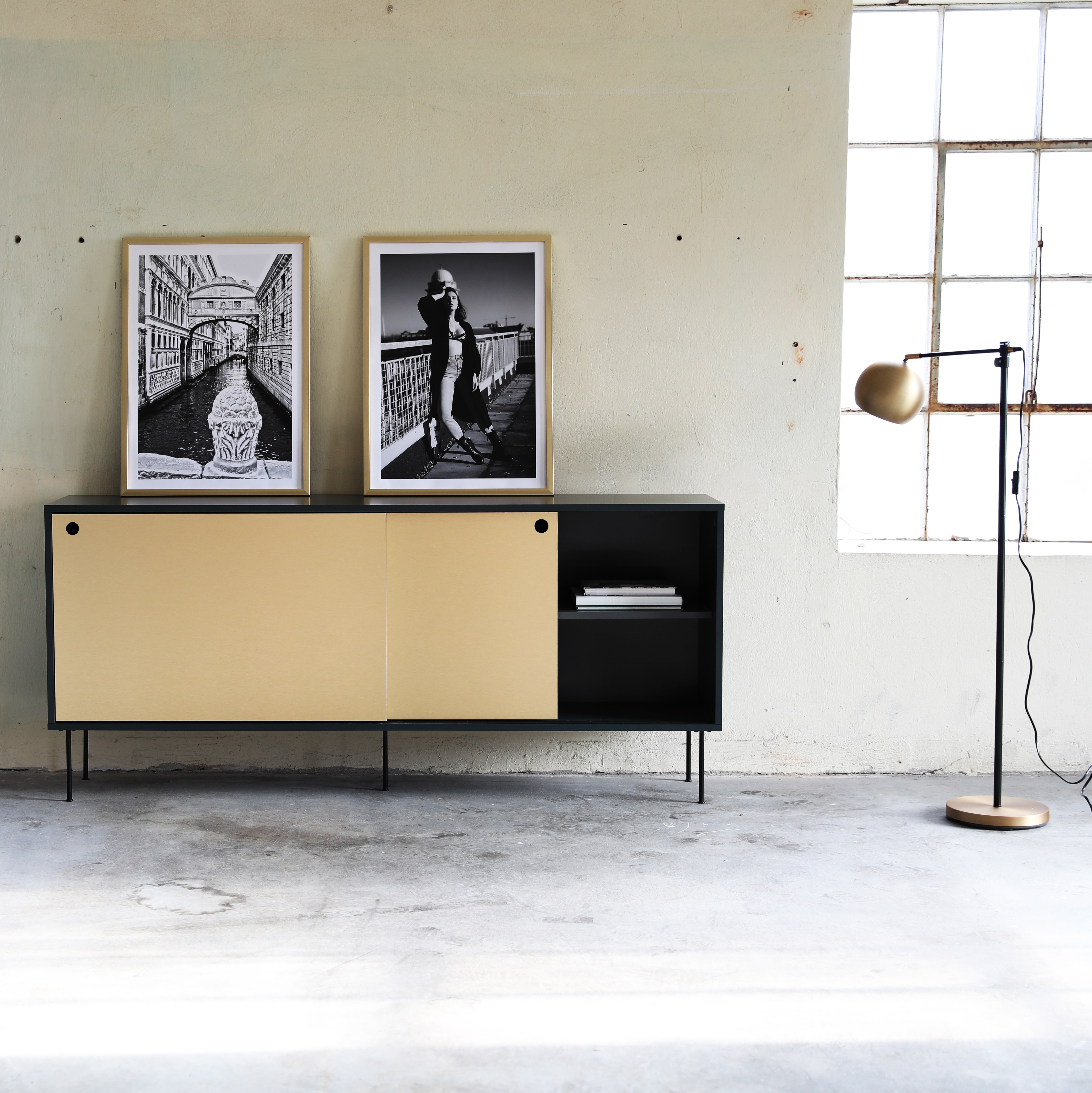 Tilavuus senkki messinki� 178 cm