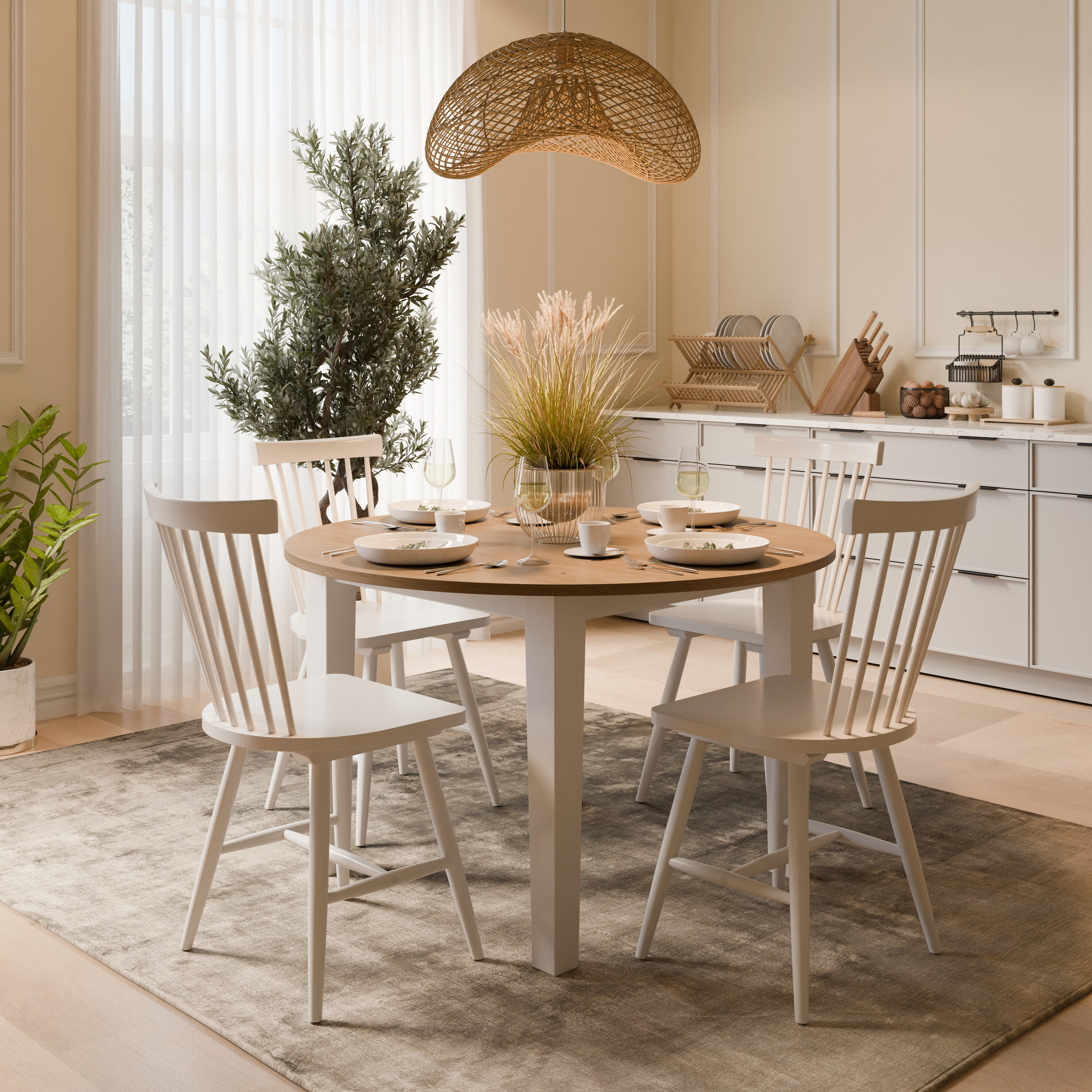 Ruokailusarja: Dalar�s py�re� ruokap�yt� valkoinen / �ljytty tammi sis�lt�� 4 Karl korituolia