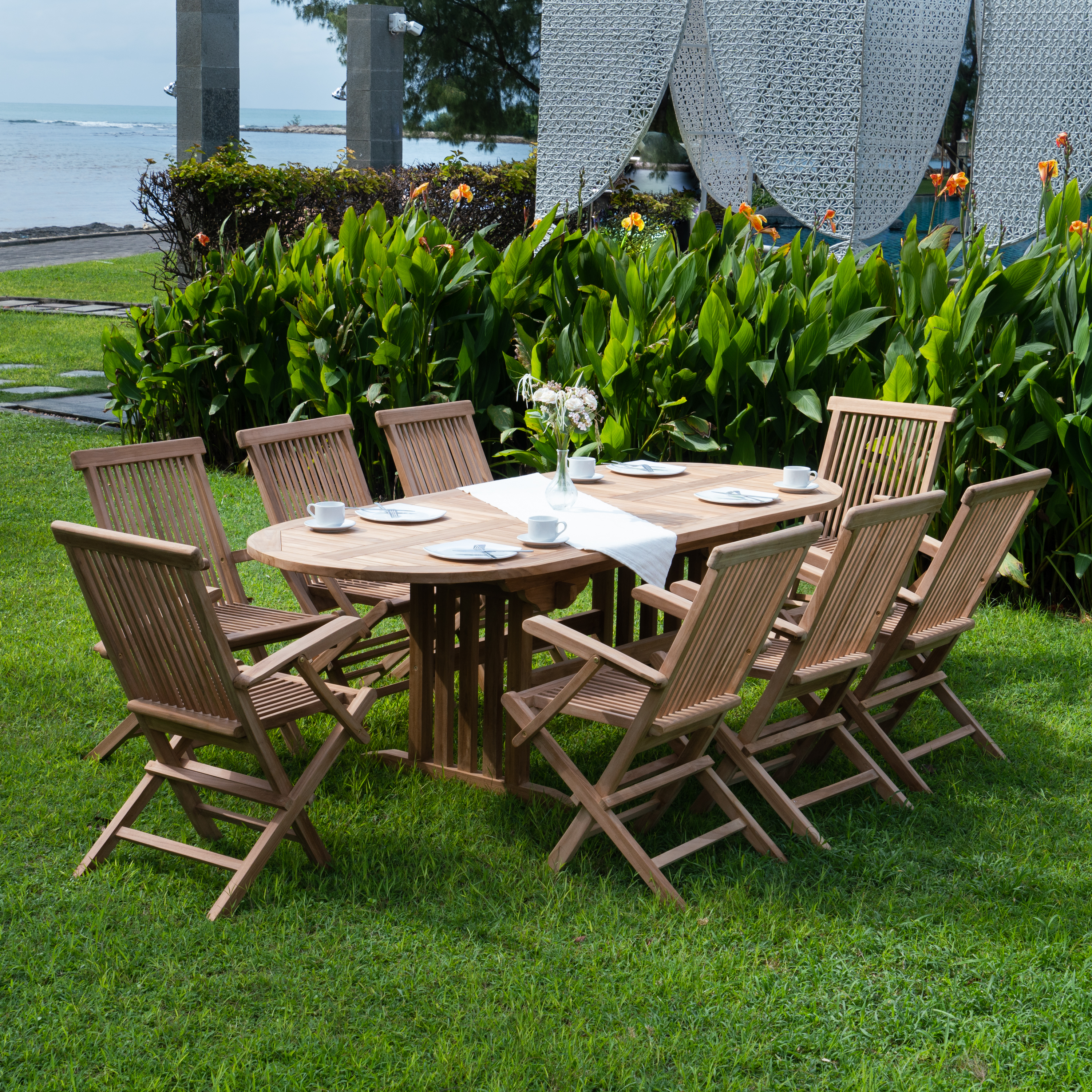 Ulkoryhmä; ruokapöytä ja 8 nojatuolia - Saltö Ulkoryhmä; ruokapöytä ja 8 nojatuolia - Saltö