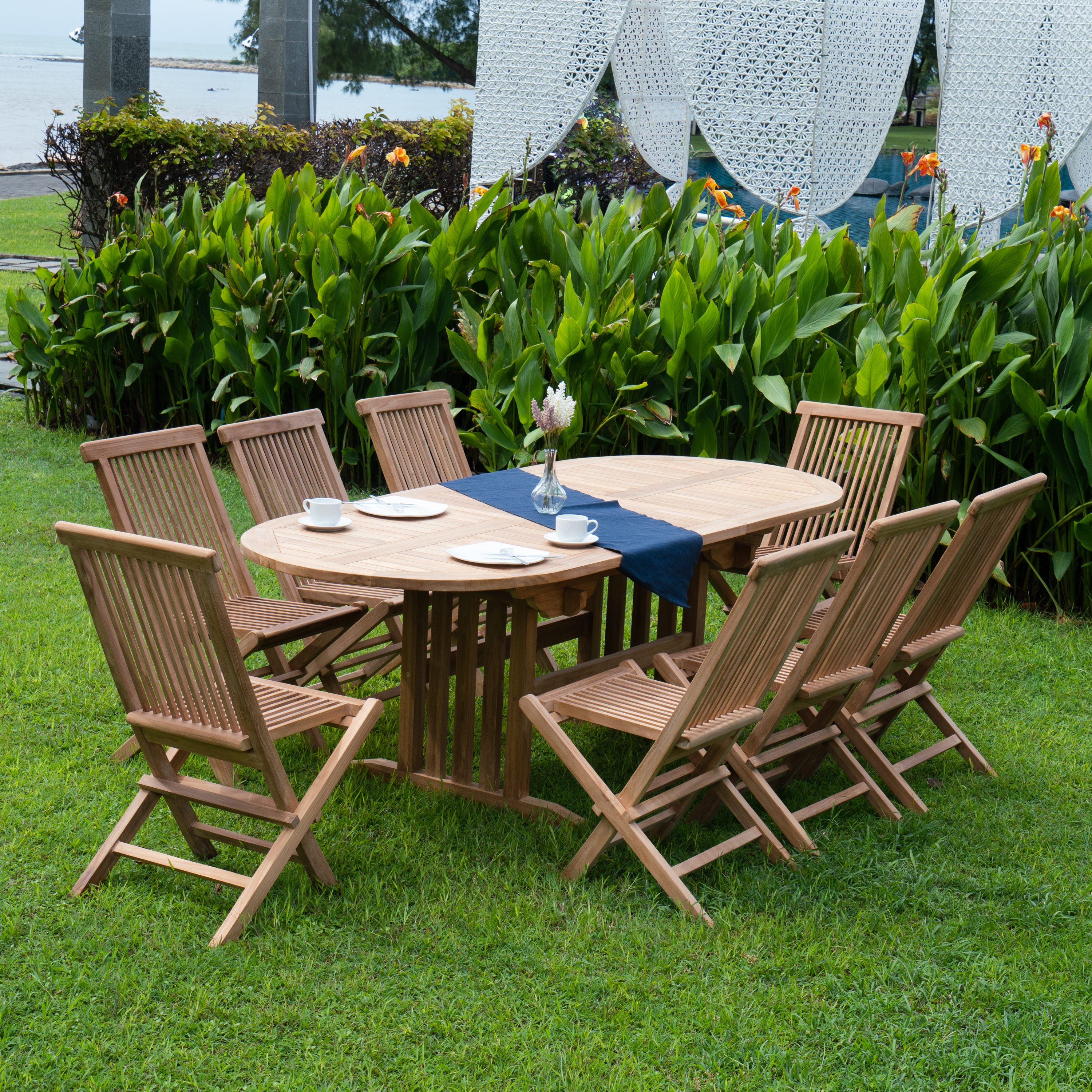 Tiikkiryhmä; ruokapöytä kahdeksalla tuolilla - Saltö Tiikkiryhmä; ruokapöytä kahdeksalla tuolilla - Saltö