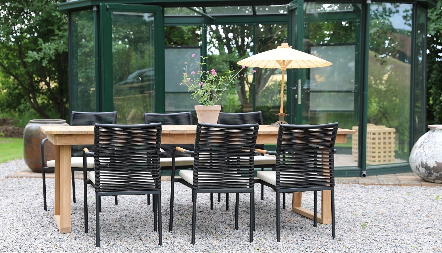 Salt� ulkoruokailuryhm� ruokap�yt� 240x100 cm, 6 Skan�r runkotuolia - tiikki/musta