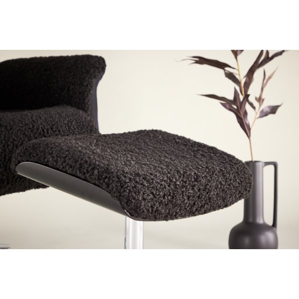 Hagön lepotuoli jalustalla - musta / kromi + Huonekalujen puhdistus Hagön lepotuoli jalustalla - musta / kromi + Huonekalujen puhdistus