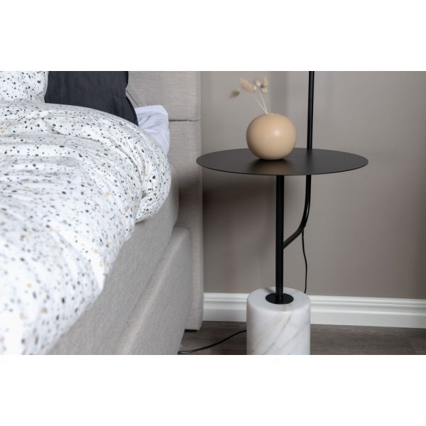 Malsta pöytävalaisin - Valkoinen marmori/musta Malsta pöytävalaisin - Valkoinen marmori/musta