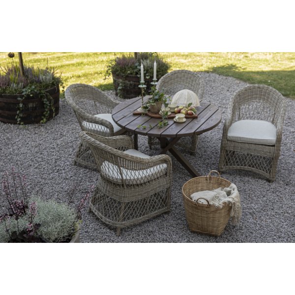 Outdoor ryhmä Marbella: Scottsdale pyöreä ruskea ruokapöytä Ø112 cm sisältäen 4 Marbella-nojatuolia luonnonväristä keinorottinki Outdoor ryhmä Marbella: Scottsdale pyöreä ruskea ruokapöytä Ø112 cm sisältäen 4 Marbella-nojatuolia luonnonväristä keinorottinki