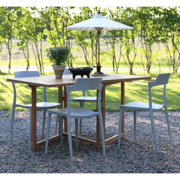 Ruokailuryhm� Salt� teak: Teak-koputusp�yt� sis�lt�� 4 Abbe-tuolia