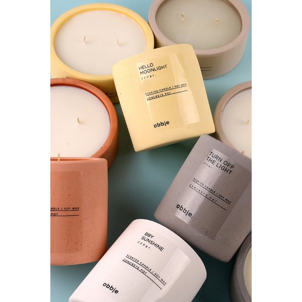 Watch Me Burn tuoksukynttilä korkea - beige Watch Me Burn tuoksukynttilä korkea - beige