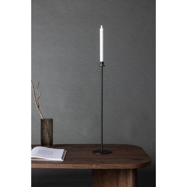 Hogehall LED-kynttilänjalka K79 cm - musta/valkoinen Hogehall LED-kynttilänjalka K79 cm - musta/valkoinen