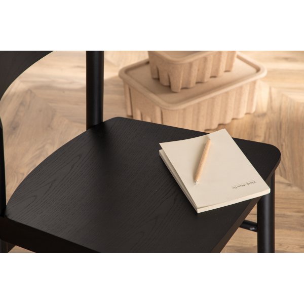 Montros ruokapydn tuoli - musta