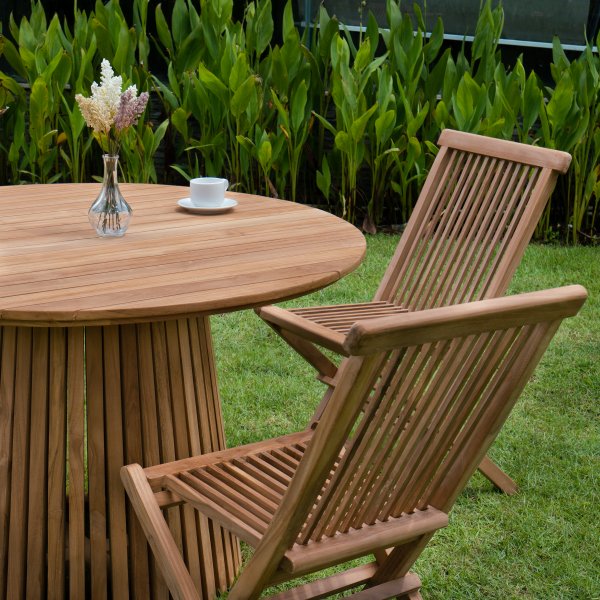 Ulkokalusteryhm tiikist; pyre pyt ja 4 tuolia - Salt