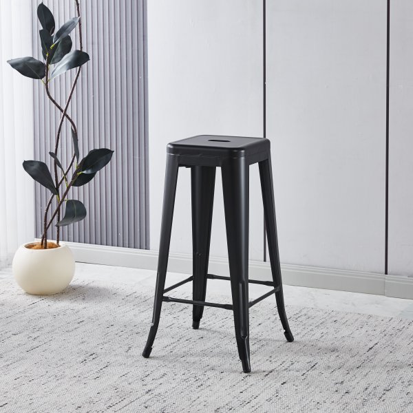 Iris-baarijakkara mustaa metallia - Istuinkorkeus 77 cm Iris-baarijakkara mustaa metallia - Istuinkorkeus 77 cm