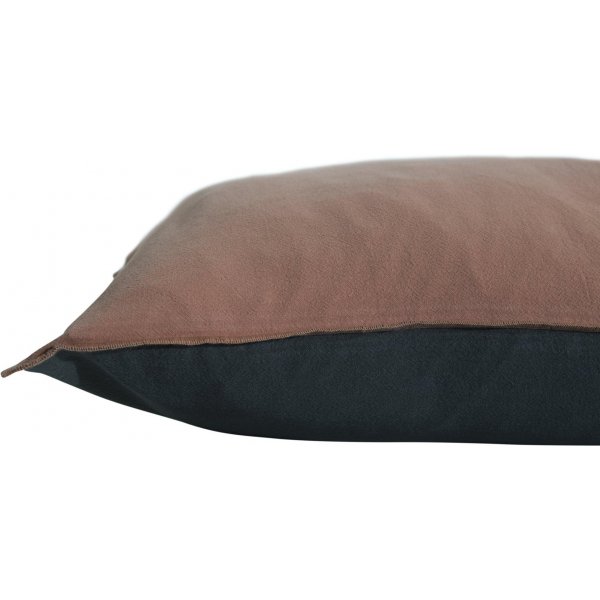 Erin tyynynpäällinen 45 x 45 cm - Pinkki Erin tyynynpäällinen 45 x 45 cm - Pinkki