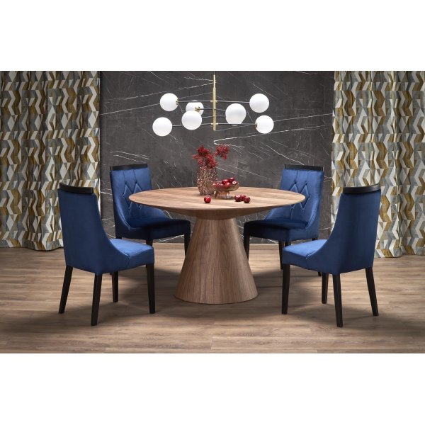 Kellua p�hkin�puun ruokap�yd�n ymp�rill� �137 cm