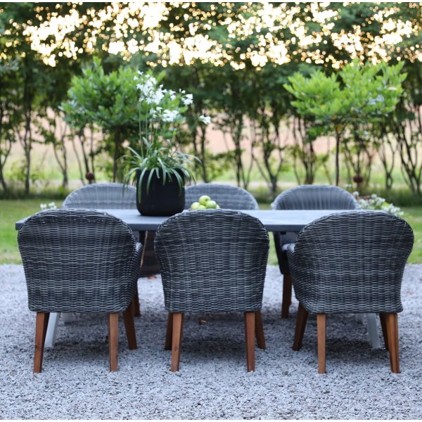 Oxfordin ulkoruokailuryhmä; harmaa/valkoinen pöytä 220 cm sis. 6 Valetta nojatuolit harmaa synteettinen rottinki Oxfordin ulkoruokailuryhmä; harmaa/valkoinen pöytä 220 cm sis. 6 Valetta nojatuolit harmaa synteettinen rottinki