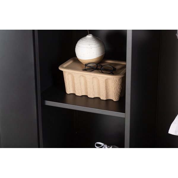 Alexander-vaatekaappi - musta Alexander-vaatekaappi - musta