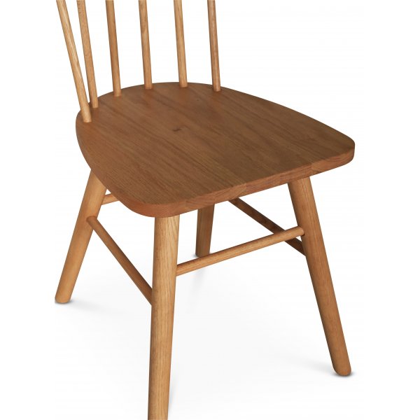 PiPi soikea ruokailuryhmä 240 cm sis. 8 kpl Orust tappituolia - Öljytty tammiviilu + 8.00 x Tuolin tyyny PiPi soikea ruokailuryhmä 240 cm sis. 8 kpl Orust tappituolia - Öljytty tammiviilu + 8.00 x Tuolin tyyny