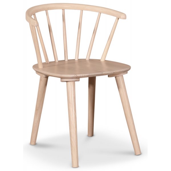 PiPi ruokailuryhmä, pyöreä ruokapöytä Ø150 cm sis. 4 Dalsland runkotuolia - Whitewash + 4.00 x Tuolin tyyny PiPi ruokailuryhmä, pyöreä ruokapöytä Ø150 cm sis. 4 Dalsland runkotuolia - Whitewash + 4.00 x Tuolin tyyny