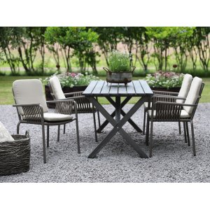 Ruokailuryhmä Scottsdale: pöytä 150 cm sisältäen 4 pinottavaa harmaata Lincoln-tuolia Ruokailuryhmä Scottsdale: pöytä 150 cm sisältäen 4 pinottavaa harmaata Lincoln-tuolia
