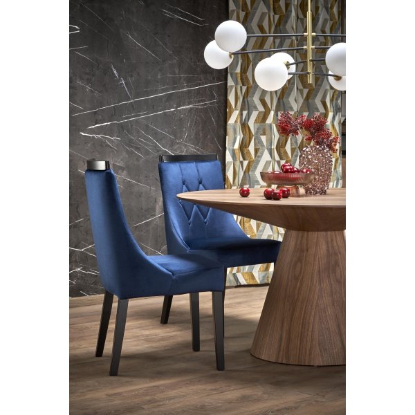 Kellua p�hkin�puun ruokap�yd�n ymp�rill� �137 cm