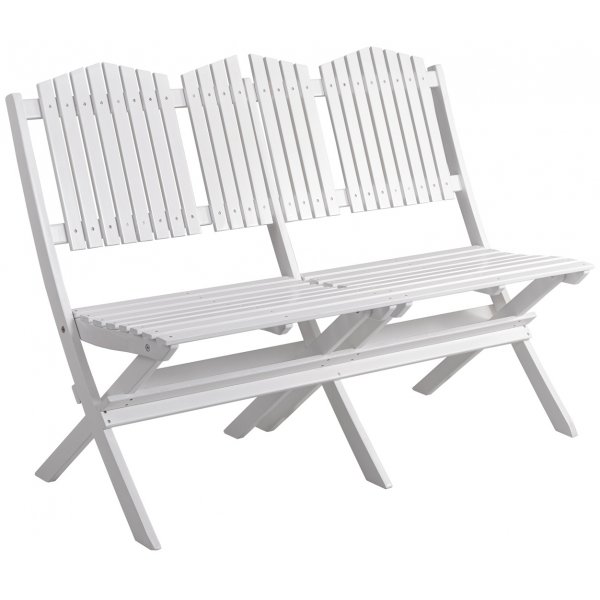 Haväng klassinen valkoinen ulkoiluryhmä; sohva, pöytä ja 2 tuolia Haväng klassinen valkoinen ulkoiluryhmä; sohva, pöytä ja 2 tuolia