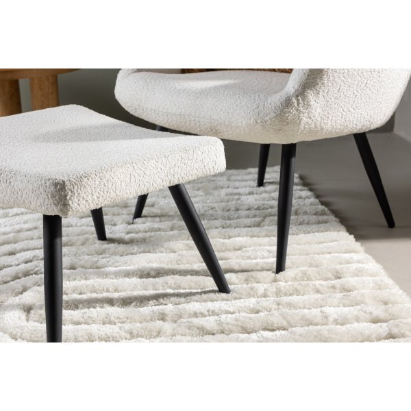 Como nojatuoli valkoisessa bouclessa Como nojatuoli valkoisessa bouclessa