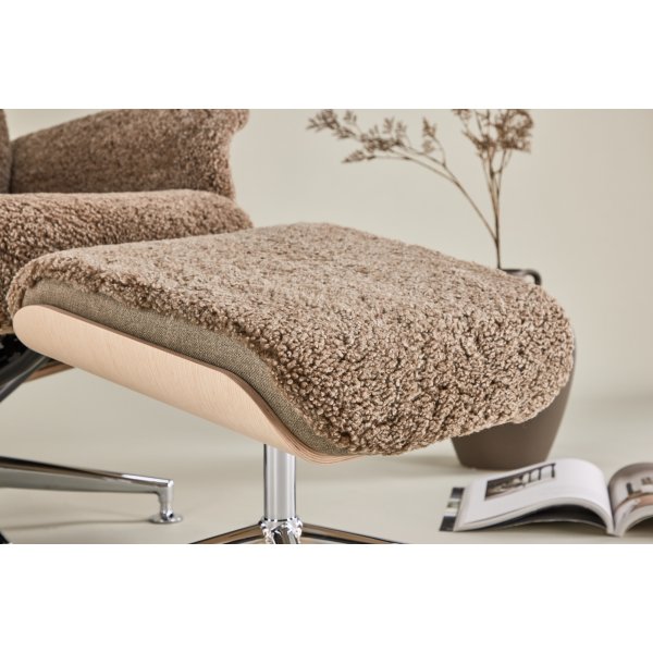 Lampaannahkainen nojatuoli rahilla - Ruskea / tammi - Ulla Lampaannahkainen nojatuoli rahilla - Ruskea / tammi - Ulla