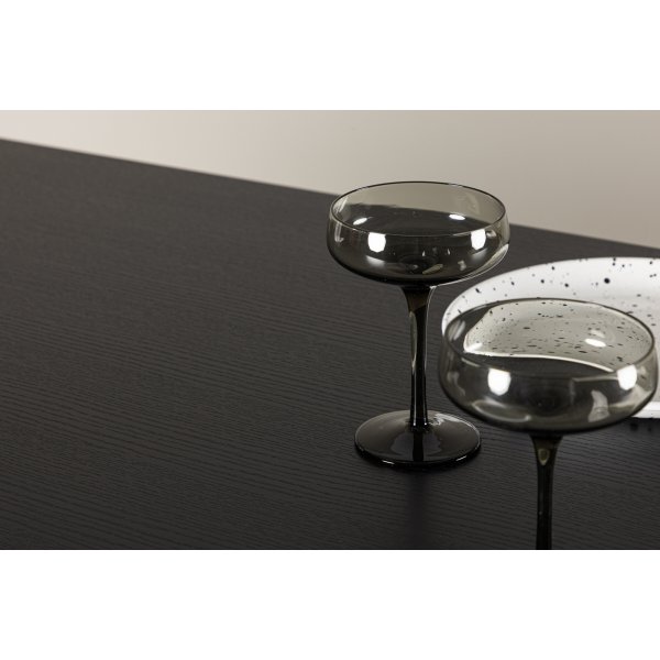 Olivia-ruokapöytä 210x100 cm mustaksi petsattu Olivia-ruokapöytä 210x100 cm mustaksi petsattu