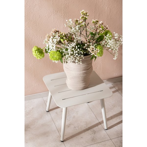 Lina sivupöytä - beige Lina sivupöytä - beige