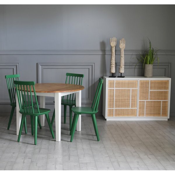 Ruokailuryhmä: Pyöreä pöytä tammea/valkoista ja 4 vihreää rottinkituolia + 4.00 x Tuolin tyyny Ruokailuryhmä: Pyöreä pöytä tammea/valkoista ja 4 vihreää rottinkituolia + 4.00 x Tuolin tyyny