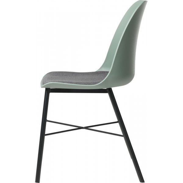 Oman vaaleanvihreä tuoli istuintyynyllä Oman vaaleanvihreä tuoli istuintyynyllä