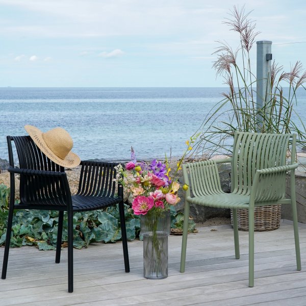 Tulsa musta patiotuoli pinottava Tulsa musta patiotuoli pinottava