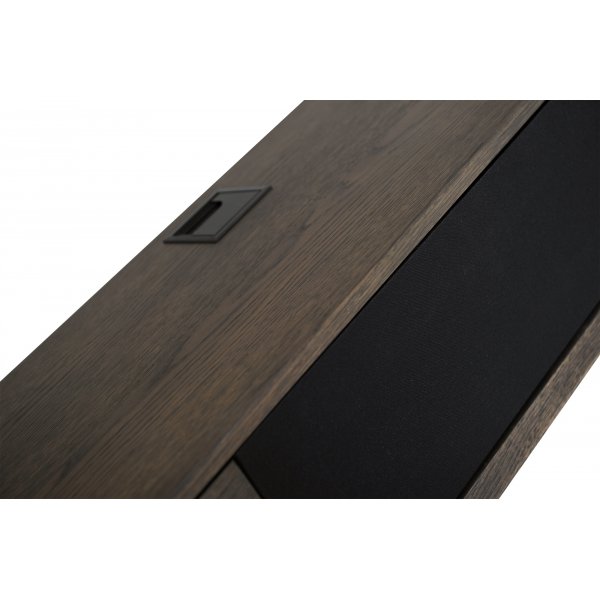 Vision mediapenkki 172 cm - Ruskeaksi lakattu tammiviilu Vision mediapenkki 172 cm - Ruskeaksi lakattu tammiviilu