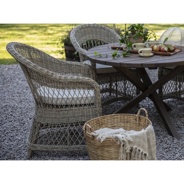 Outdoor ryhmä Marbella: Scottsdale pyöreä ruskea ruokapöytä Ø112 cm sisältäen 4 Marbella-nojatuolia luonnonväristä keinorottinki Outdoor ryhmä Marbella: Scottsdale pyöreä ruskea ruokapöytä Ø112 cm sisältäen 4 Marbella-nojatuolia luonnonväristä keinorottinki