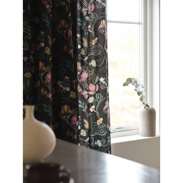 José verho 135 x 240 cm - Musta José verho 135 x 240 cm - Musta